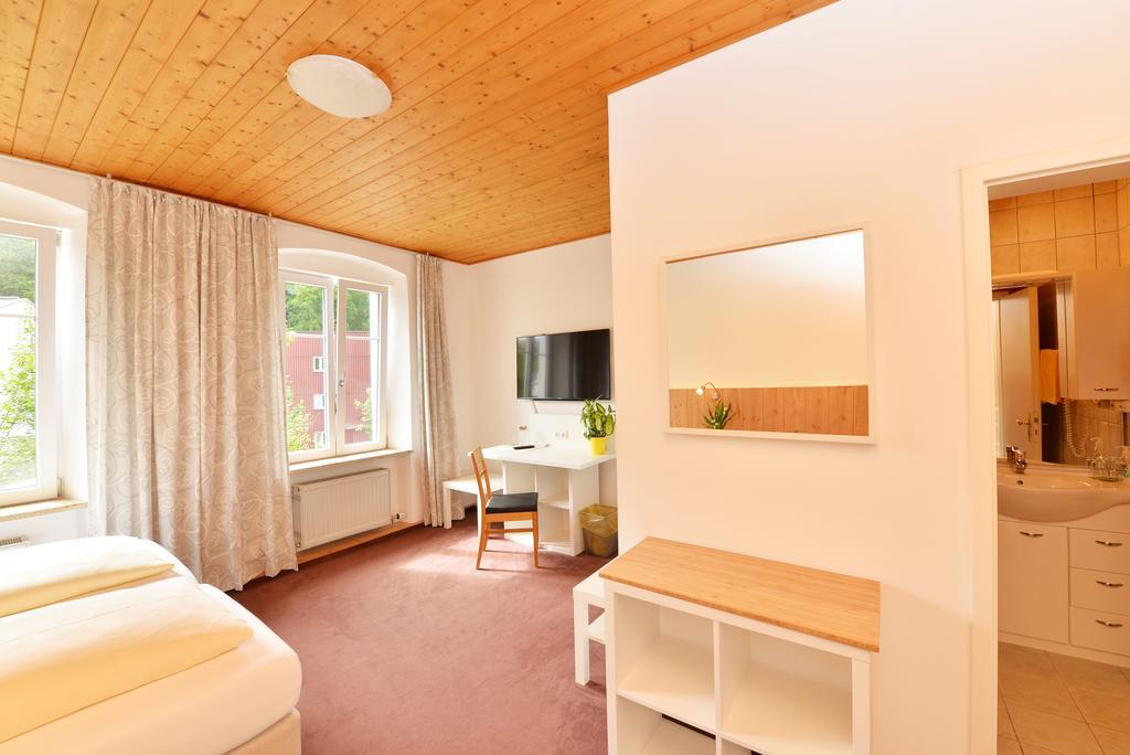 Pension Gambrinus Пассау Экстерьер фото